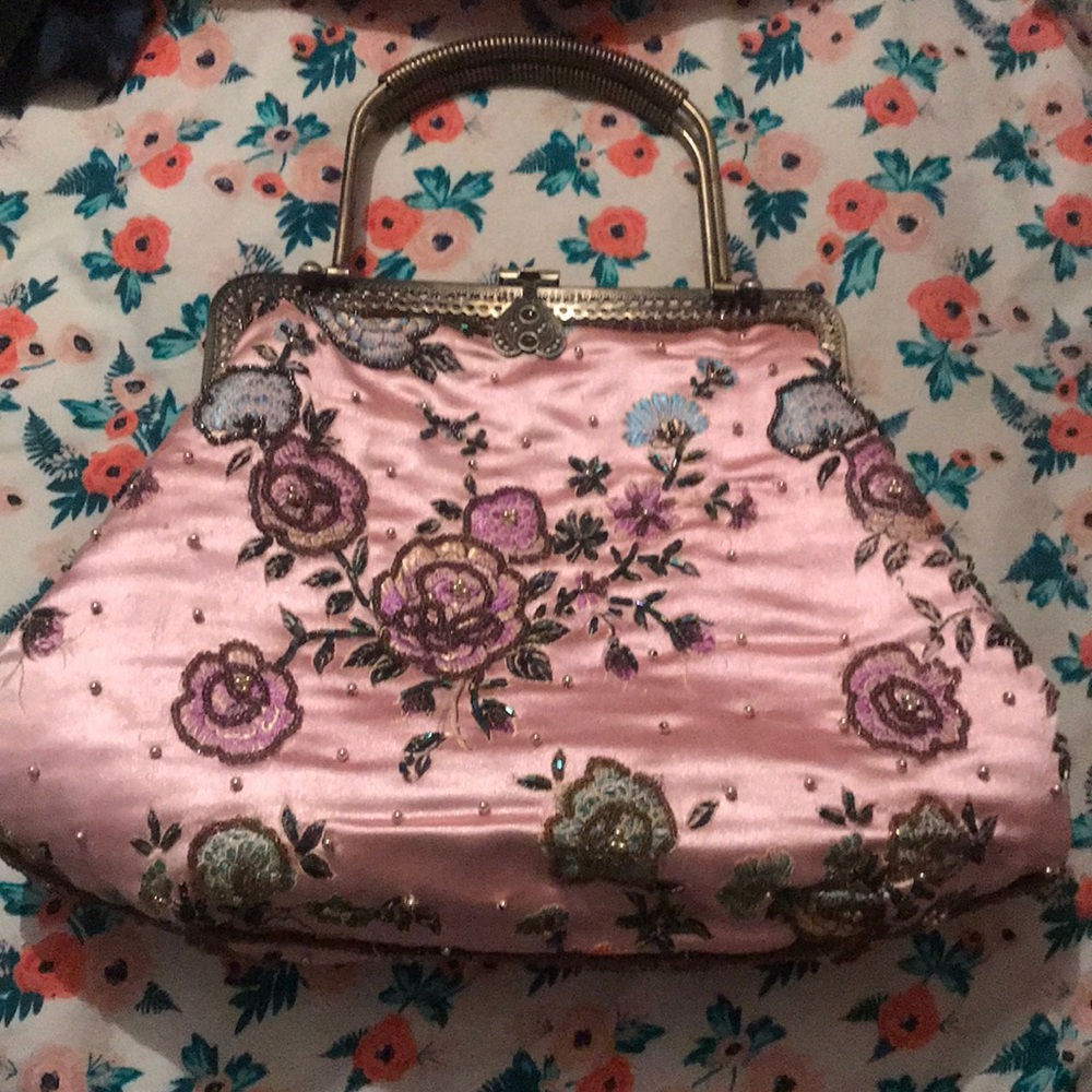 Antique Beaded Flower Purse 👛